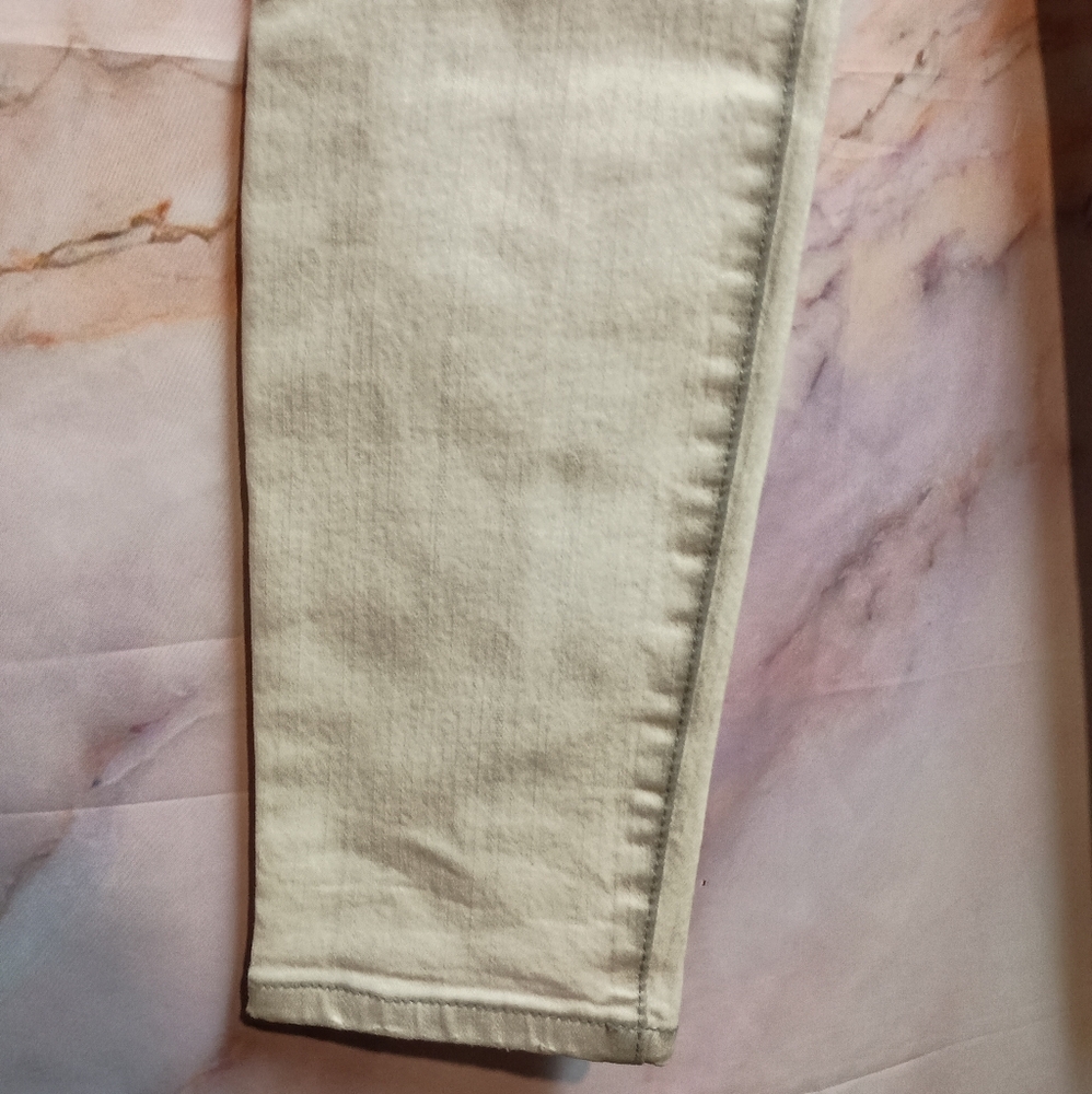 BDG White High Riseβ Denim Pants - Picture 2 of 6